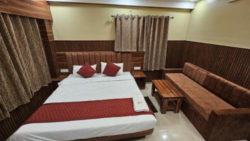 Tirupati Lodge NJP