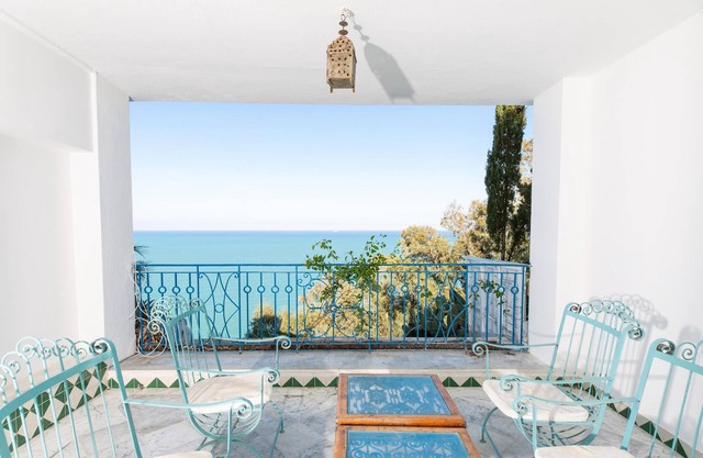 Infinite View exclusive and new 2bds with sea view