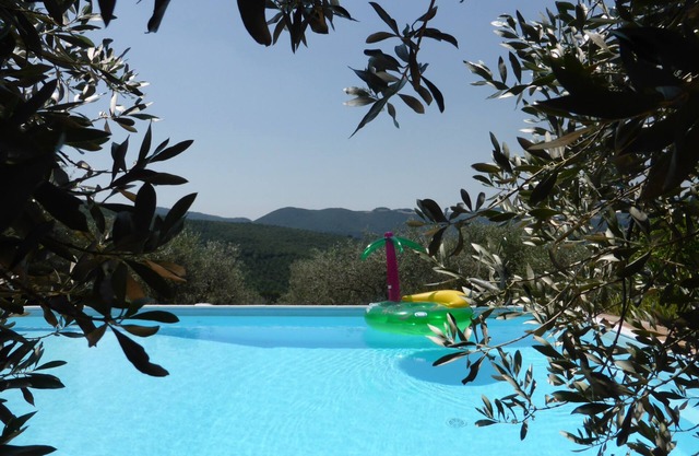 Todi - holiday home in hillside situation with pool, superb view to Valley Tiber