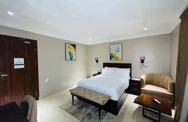 Tomats Hotel and Suites