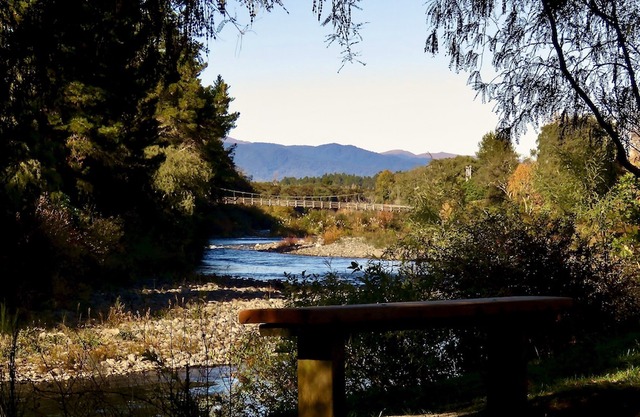 Tongariro Riverside holiday house