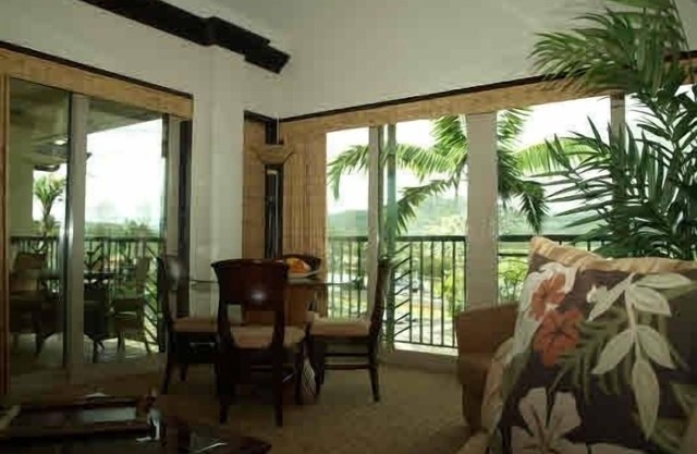 Top Floor corner unit in main building !