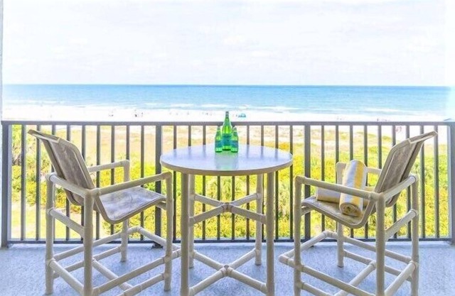 Top Floor DIRECT View | Gorgeous Sunny Oasis on the Beach!