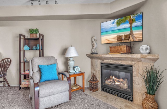 Top Floor, Ocean View Condo in The Heart of The Taft District in Lincoln City