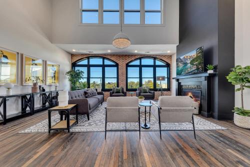 Top Floor Penthouse Lofts