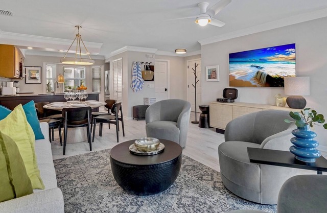 *TOP OF OLD TOWN @ DUVAL SQUARE* Renovated Home + LAST KEY SERVICES…