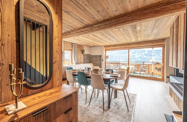 Top-of-the-range chalet 20 minutes from Courchevel