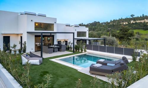 Topaz Suites