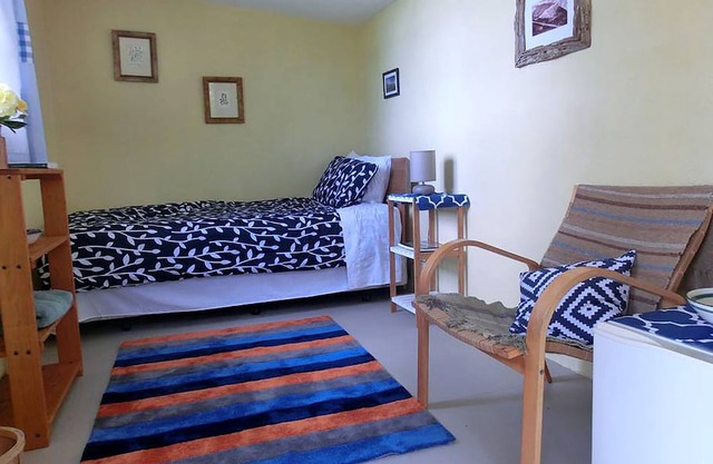 Torea Cabin - Ao Marama Retreat - Stunning Bush setting and Ocean Views