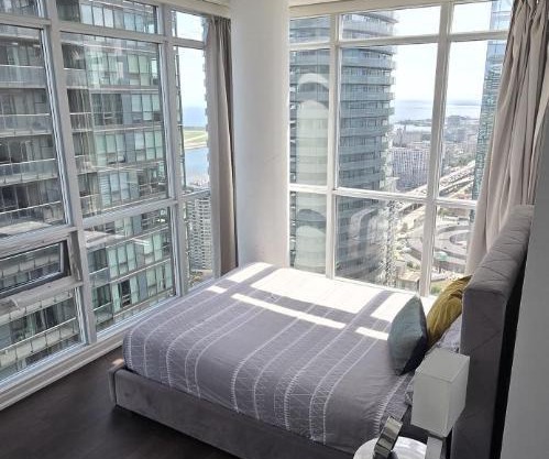 Toronto CN Tower Maple Leaf Square Luxurious 2 Bedroom Condo
