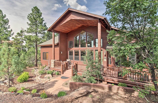 Torreon 'Crow's Nest' Mountain Home w/Views!
