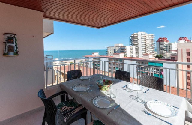 TORRES DEL MAR