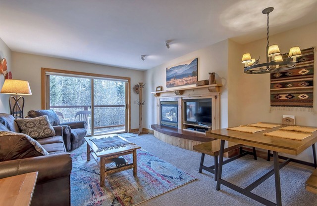 Tour Yellowstone&Grand Teton National Park! Explore Jackson Hole&Teton Valley,ID