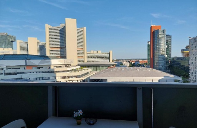 Tower Apartment with private terrace next to UNO