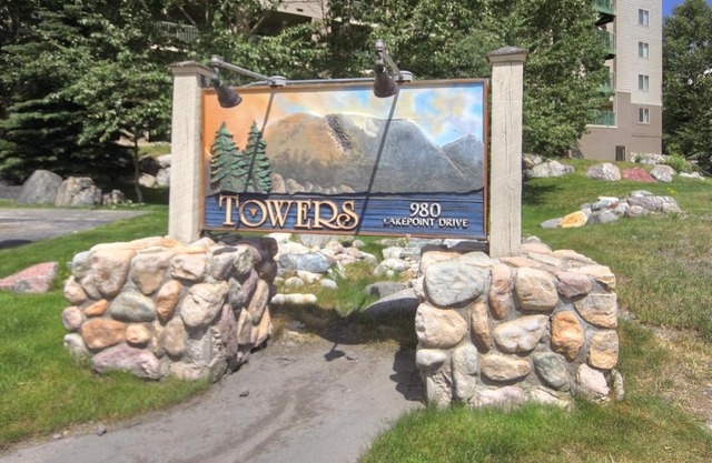 Towers At Lakepoint 605 Condo