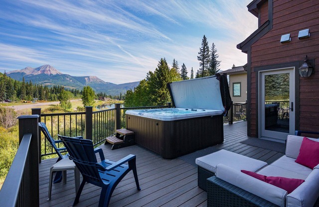Townhome Across from Purg- Awesome Unobstructed Views/Deck/Private Hot Tub