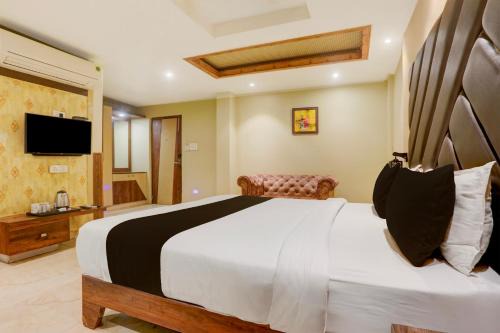 Townhouse Oak Amity University Patna Formerly The Golden Crown