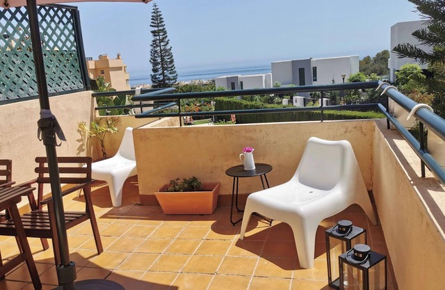 Townhouse - Sleeps 4 - Pool - Playground