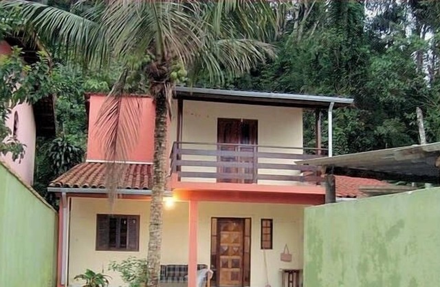 Townhouse w / 3 accom terrace rooms. 12 Paying car park. 5 cars Churrasq. covered Ubatuba