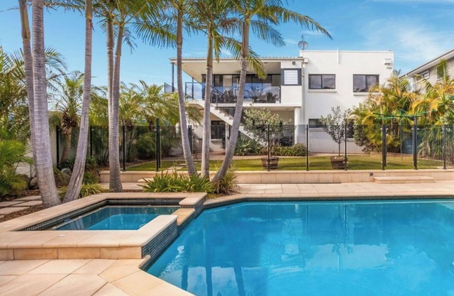 Towradgi Beach House - the perfect beachside home