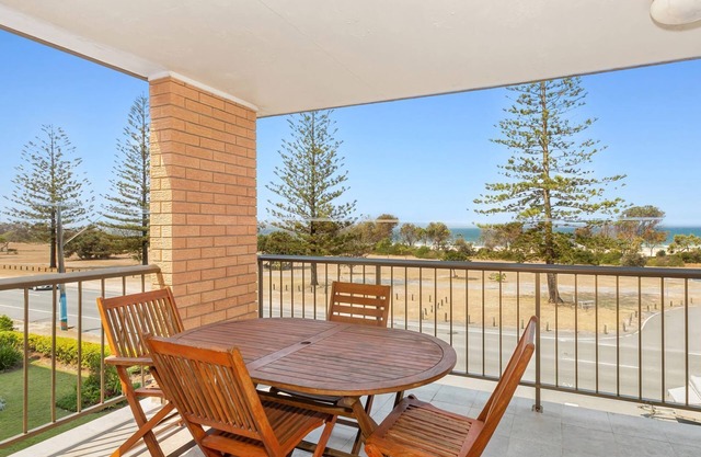 TRADEWINDS 3 APARTMENT