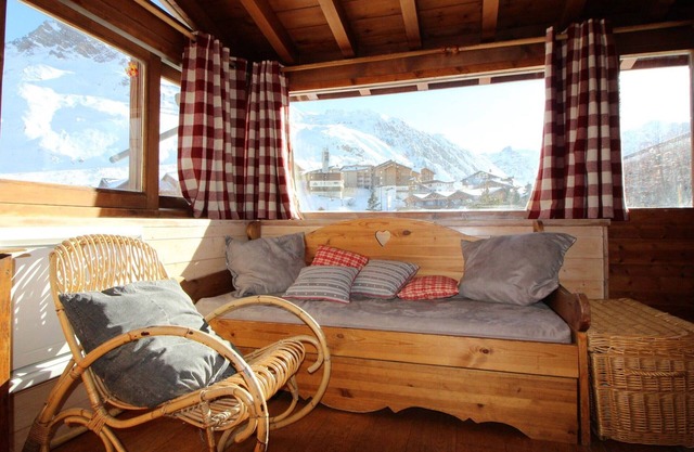 Traditional 3-room chalet with terrace and wifi