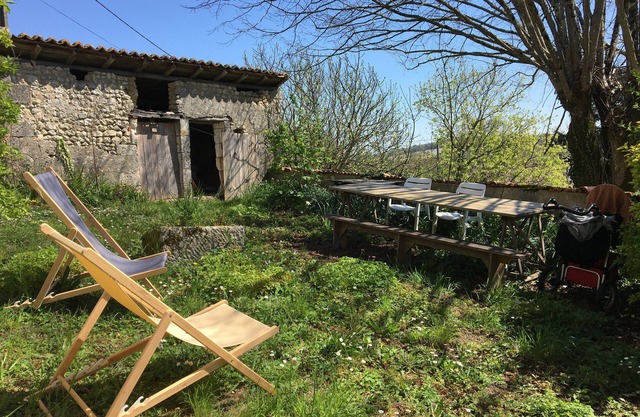 Traditional and Organic Gîte in the Tude Valley – Nature, Comfort, and Relaxation