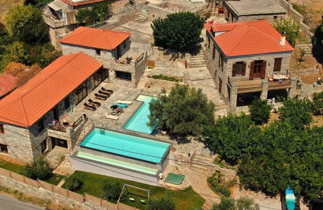 Traditional Country House with Pool-Make yourself at home-The House of Prince