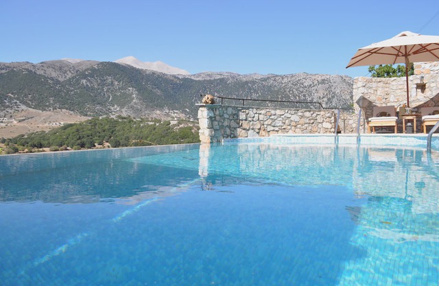 traditional villa askyfou