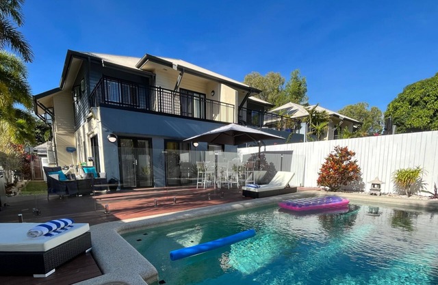 Tranquil Bali-Style 4Br Lux Beachside Townhouse