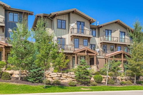 Tranquil Blackstone Getaway