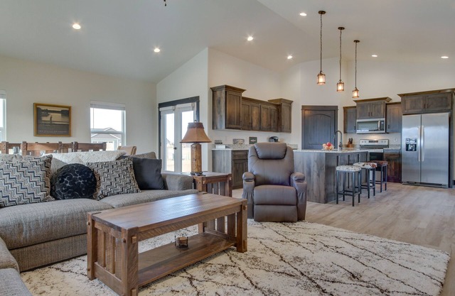 Tranquil Silverwood Estates < 1 Mile to River!