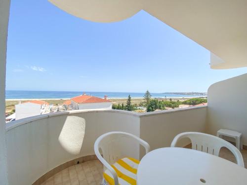 Tranquility and Sea View at Meia Praia #1867