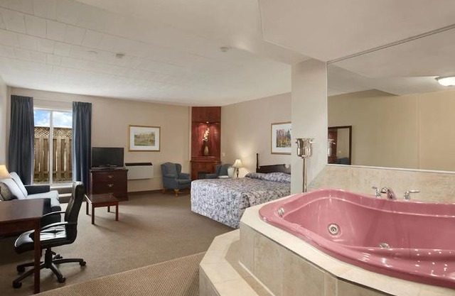Travelodge by Wyndham Cambridge Waterloo
