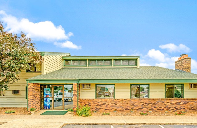 Travelodge by Wyndham Valleyfair Shakopee