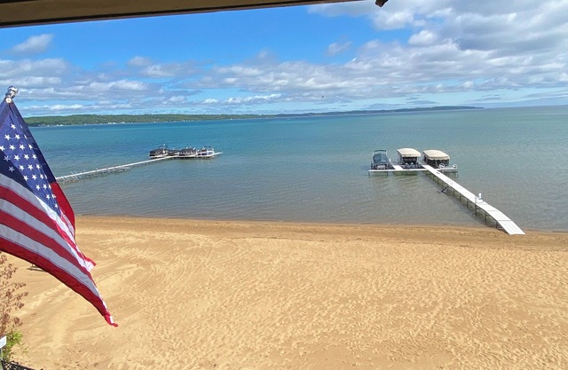Traverse City, MI Beach Condo