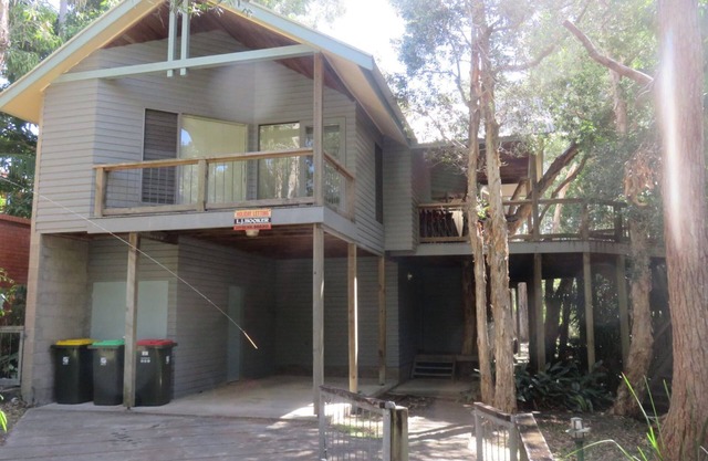 TREEHOUSE - ARAKOON LARGE FAMILY HOME
