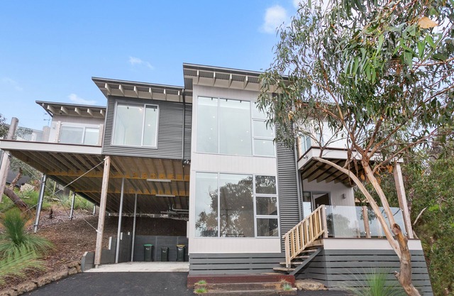 Treetop Escape Anglesea: Modern, Family Getaway, Bush Setting, Elevated Views