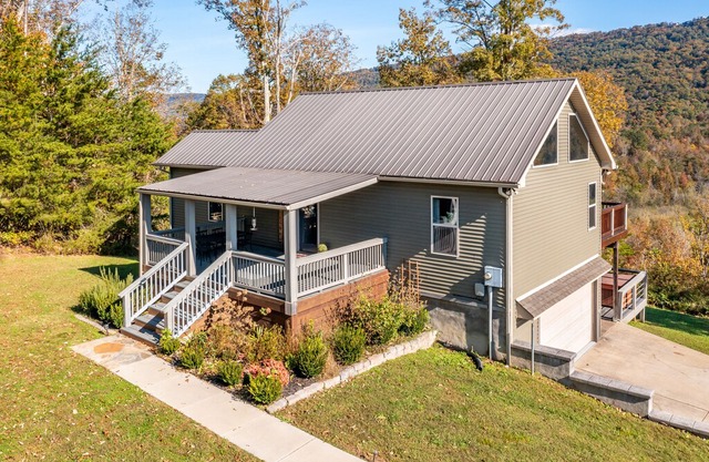 Treetop Retreat in Wildwood