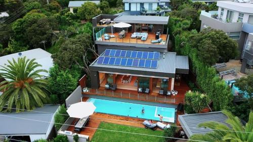 Trelawney Beach House - opposite Blairgowrie beach