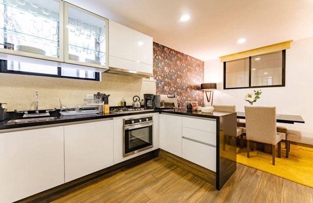 Trendy Condesa Stay, Gym, Parking & Close to Attractions