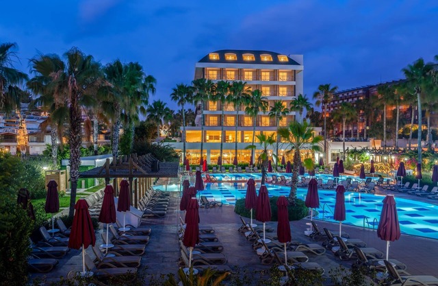 Trendy Palm Beach (Adults Only, 16+)