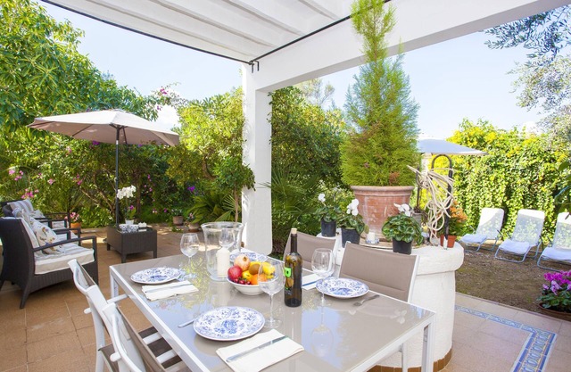 TRES PINS - Lovely holiday home with private patio and 300 m from the beach. Free WiFi