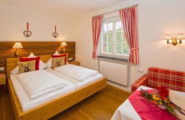 Triple room Adlerhorst with toilet and shower