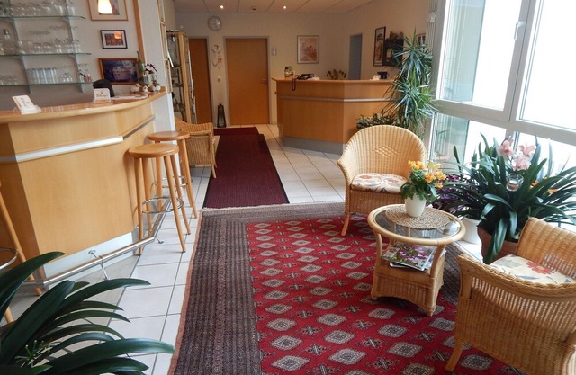 Triple Room Shower / WC - Hotel Garni Am Brunnenplatz