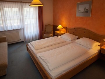 Triple room with shower, WC - Sporthotel Dachstein West