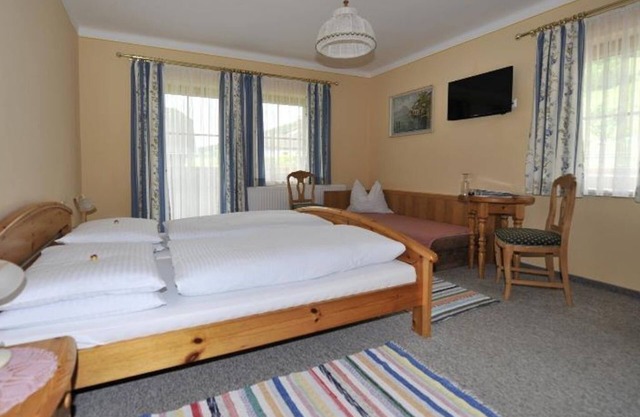 Triple room with shower, WC No. 3 - Macheiner, guest house - Apartment