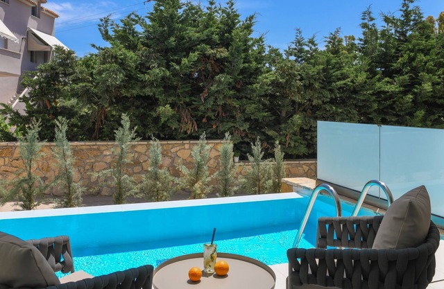 Triple Suite with Private Pool - Lagoon Suites