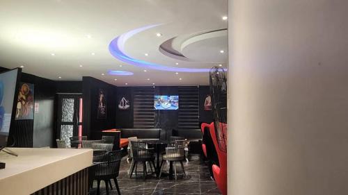 Triple Tee Luxury Hotel & Service Apartments Surulere