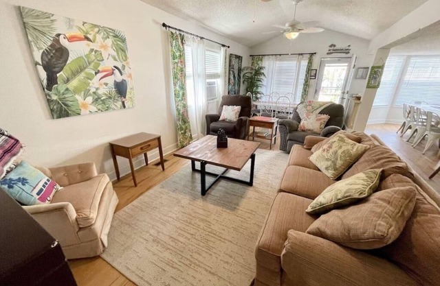 Tropical 5BR + Game Room | Golf Cart + Porch TV | Site MH31